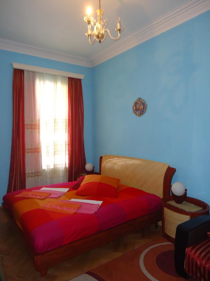 Bed and Breakfast Albatros à Tbilissi Extérieur photo