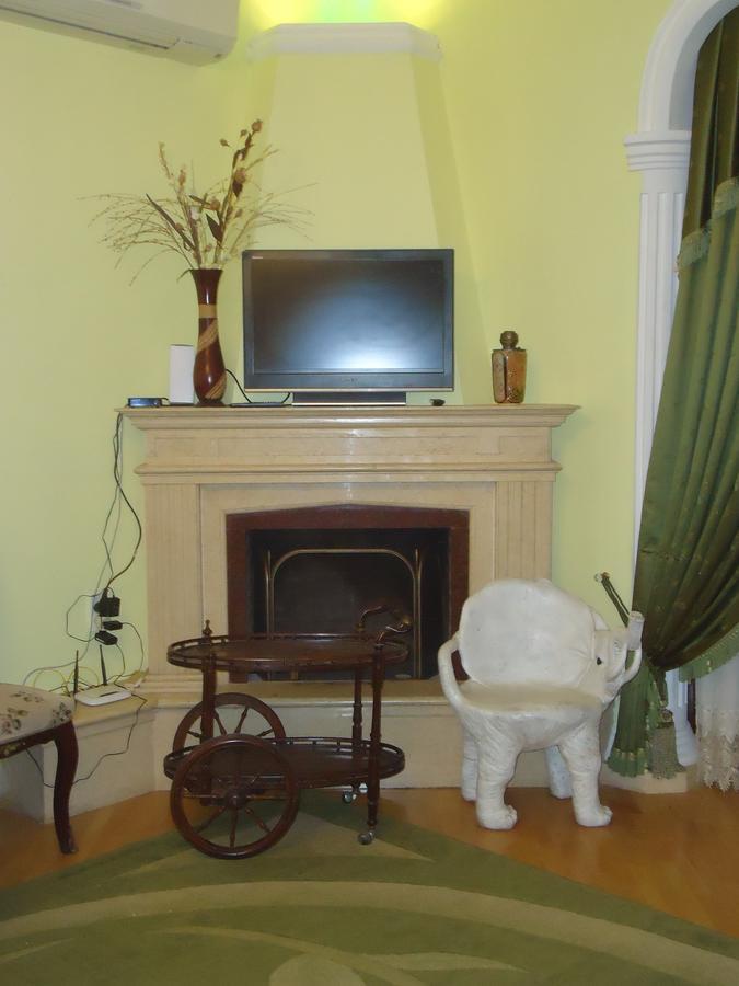 Bed and Breakfast Albatros à Tbilissi Extérieur photo