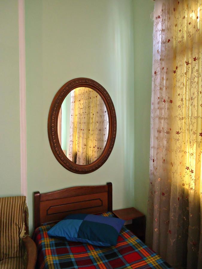 Bed and Breakfast Albatros à Tbilissi Extérieur photo